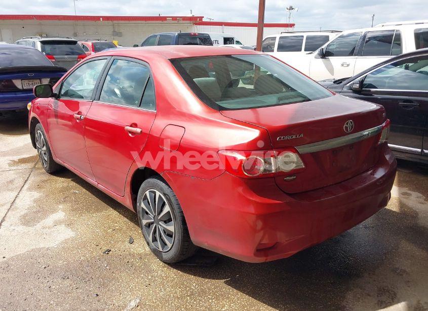 Photo 3 of 2013 Toyota Corolla LE (VIN 5YFBU4EE2DP128129)