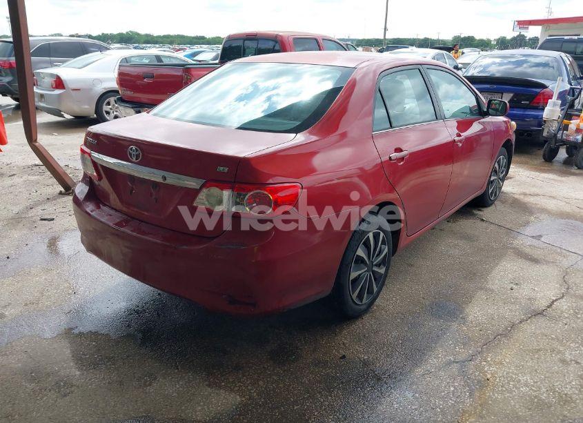 Photo 4 of 2013 Toyota Corolla LE (VIN 5YFBU4EE2DP128129)