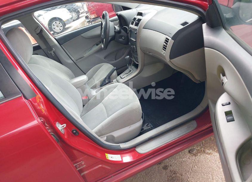 Photo 5 of 2013 Toyota Corolla LE (VIN 5YFBU4EE2DP128129)