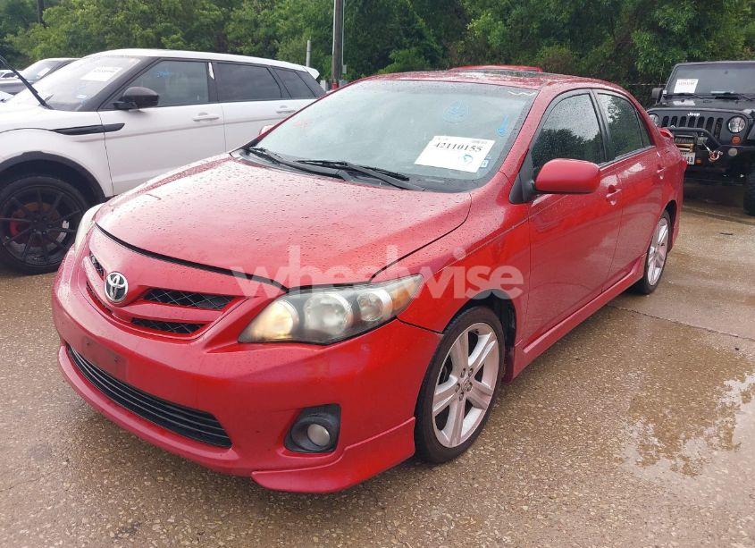 Photo 2 of 2013 Toyota Corolla S (VIN 5YFBU4EE2DP129667)