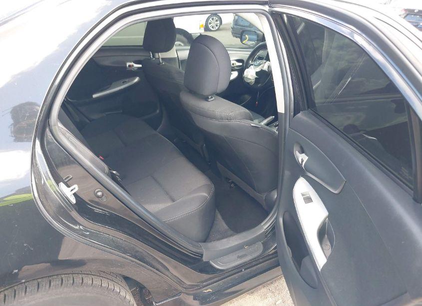 Photo 8 of 2013 Toyota Corolla S (VIN 5YFBU4EE2DP147618)