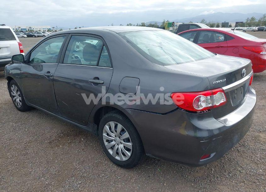 Photo 3 of 2013 Toyota Corolla LE (VIN 5YFBU4EE2DP152074)