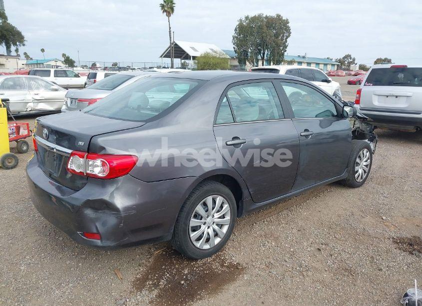 Photo 4 of 2013 Toyota Corolla LE (VIN 5YFBU4EE2DP152074)