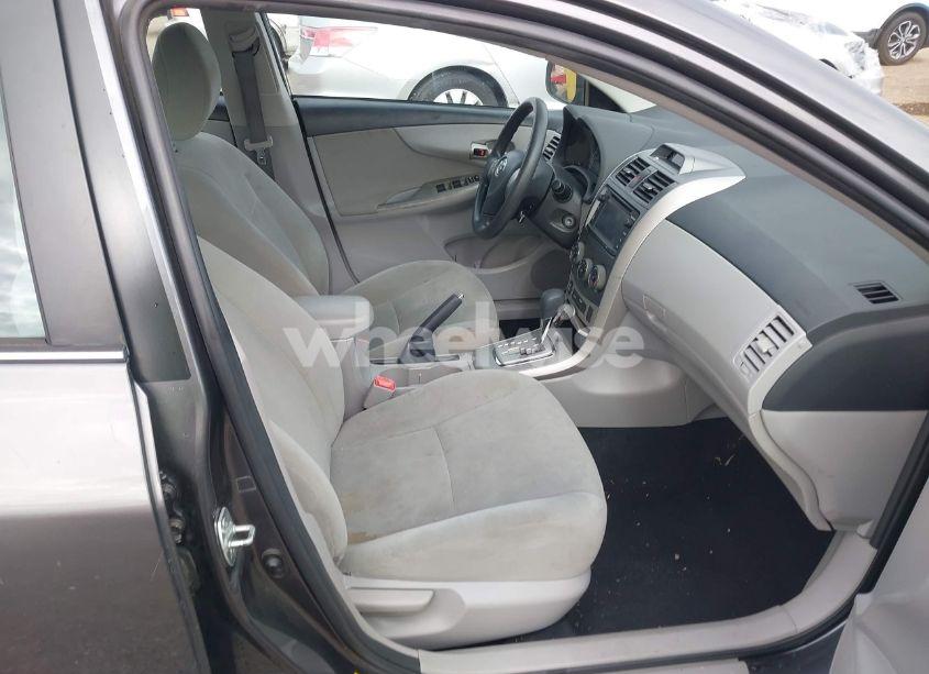 Photo 5 of 2013 Toyota Corolla LE (VIN 5YFBU4EE2DP152074)