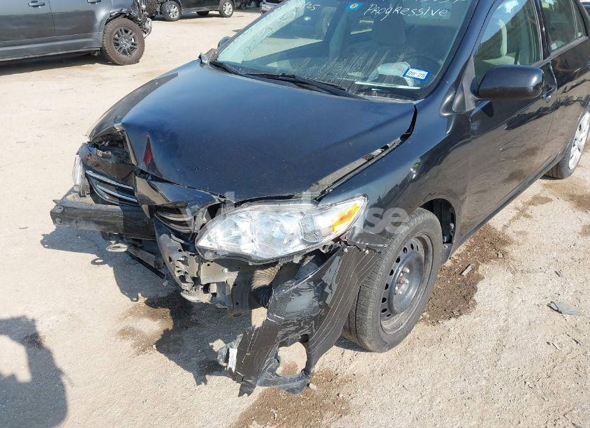 Photo 6 of 2013 Toyota Corolla LE (VIN 5YFBU4EE2DP156285)