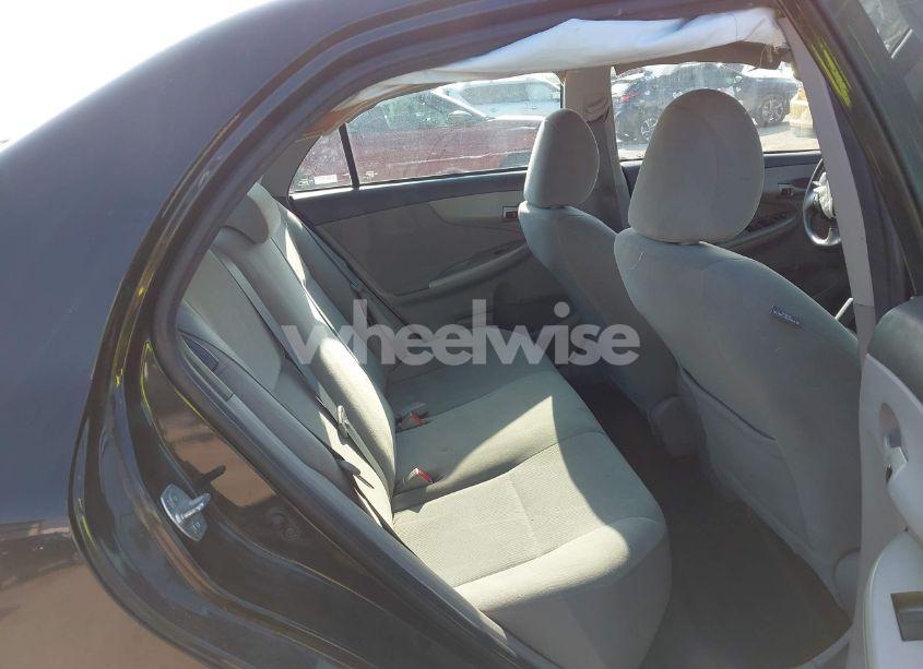 Photo 8 of 2013 Toyota Corolla LE (VIN 5YFBU4EE2DP156285)