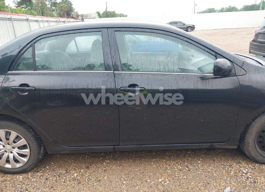 Photo 13 of 2013 Toyota Corolla LE (VIN 5YFBU4EE2DP156321)