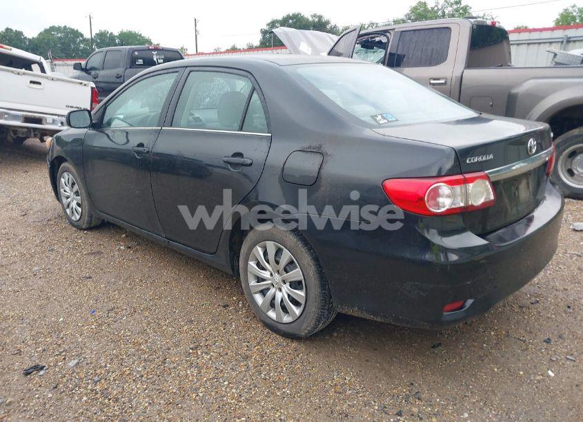 Photo 3 of 2013 Toyota Corolla LE (VIN 5YFBU4EE2DP156321)