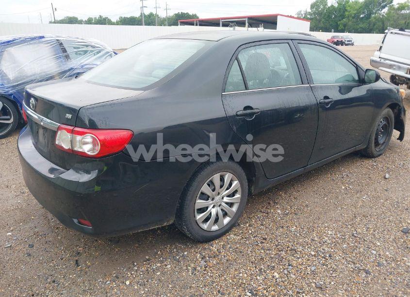Photo 4 of 2013 Toyota Corolla LE (VIN 5YFBU4EE2DP156321)