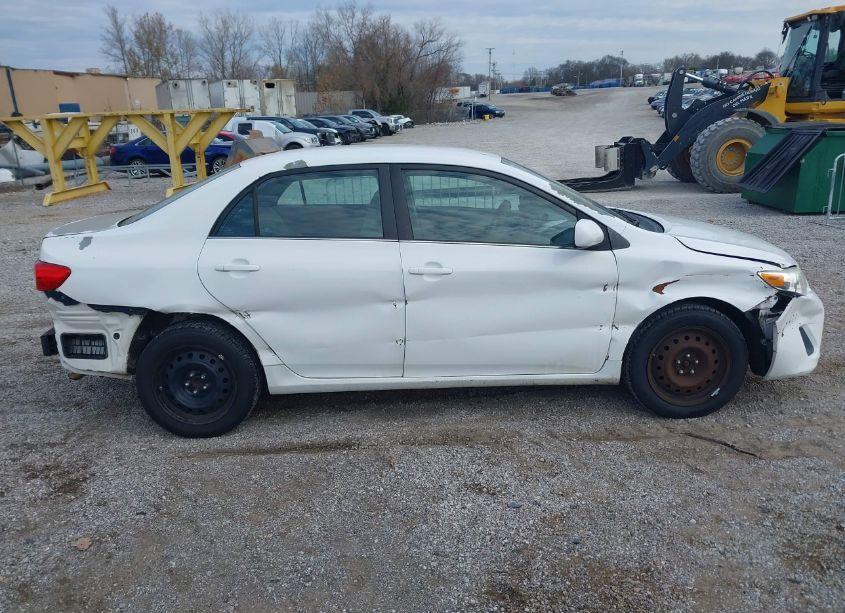 Photo 13 of 2013 Toyota Corolla LE (VIN 5YFBU4EE2DP160661)