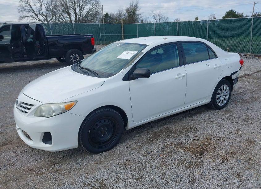 Photo 2 of 2013 Toyota Corolla LE (VIN 5YFBU4EE2DP160661)