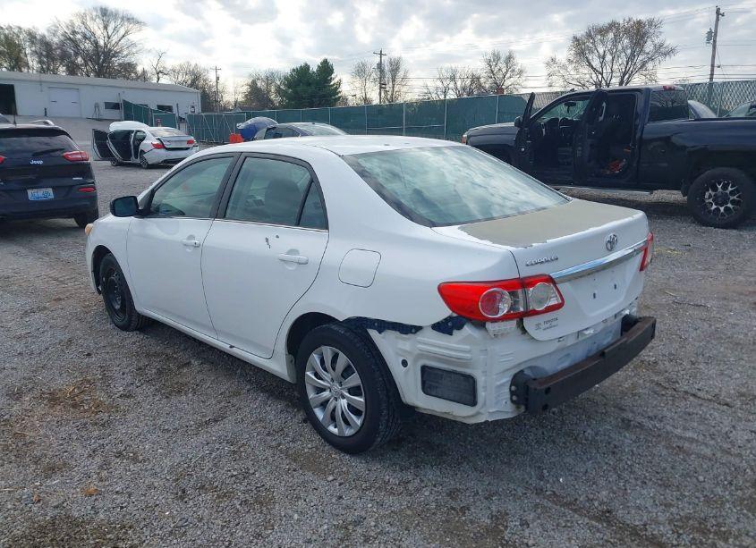 Photo 3 of 2013 Toyota Corolla LE (VIN 5YFBU4EE2DP160661)
