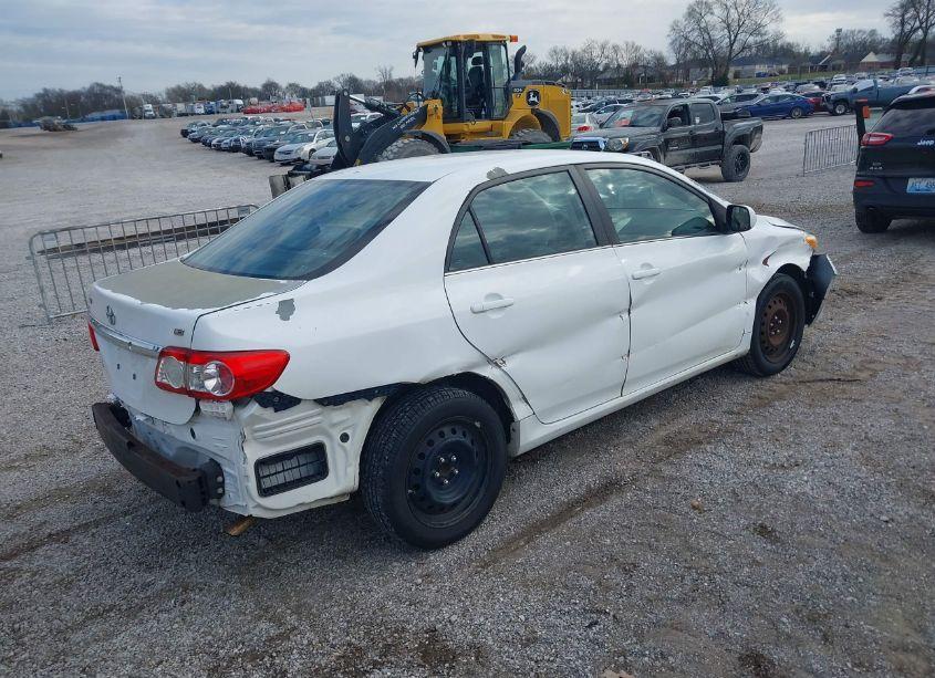 Photo 4 of 2013 Toyota Corolla LE (VIN 5YFBU4EE2DP160661)