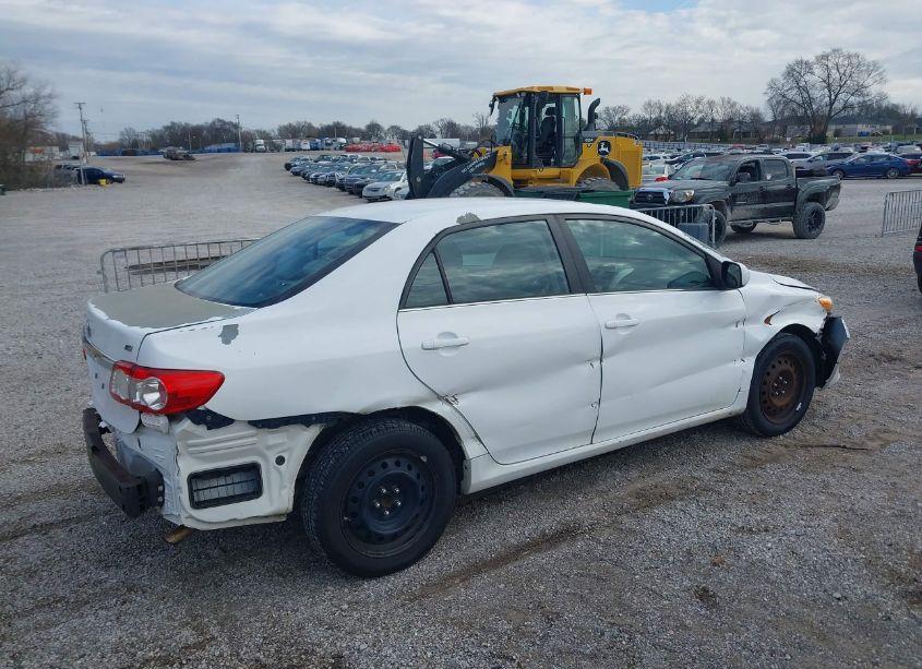 Photo 6 of 2013 Toyota Corolla LE (VIN 5YFBU4EE2DP160661)