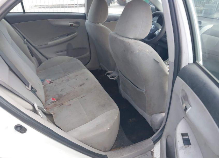 Photo 8 of 2013 Toyota Corolla LE (VIN 5YFBU4EE2DP160661)