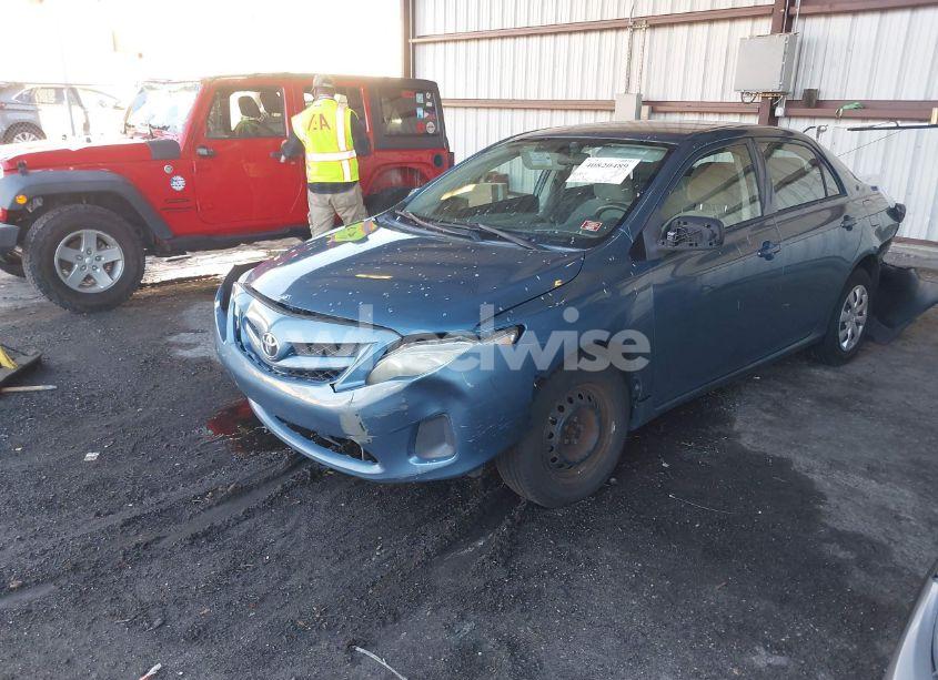 Photo 2 of 2013 Toyota Corolla L (VIN 5YFBU4EE2DP162040)