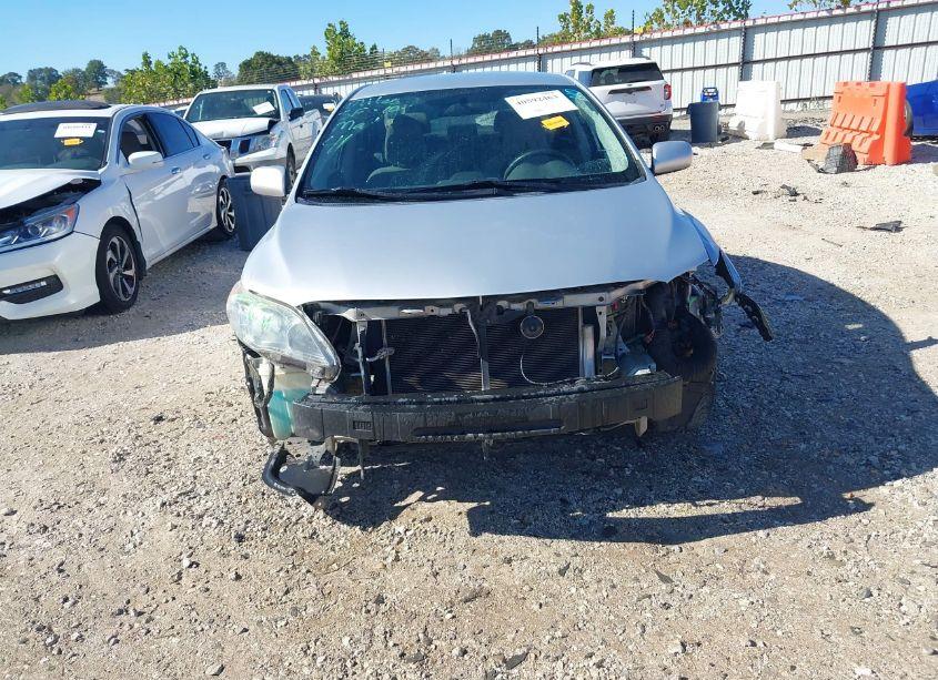 Photo 13 of 2013 Toyota Corolla LE (VIN 5YFBU4EE2DP162815)