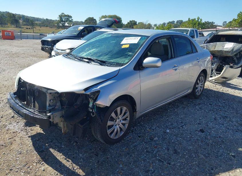 Photo 2 of 2013 Toyota Corolla LE (VIN 5YFBU4EE2DP162815)