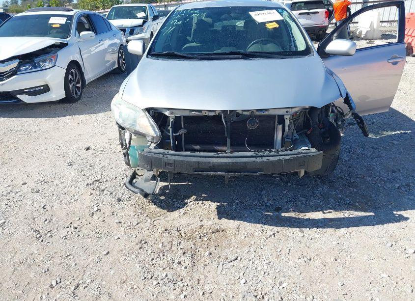 Photo 6 of 2013 Toyota Corolla LE (VIN 5YFBU4EE2DP162815)