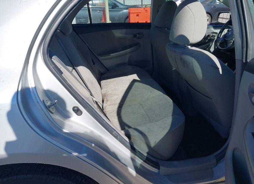 Photo 8 of 2013 Toyota Corolla LE (VIN 5YFBU4EE2DP162815)