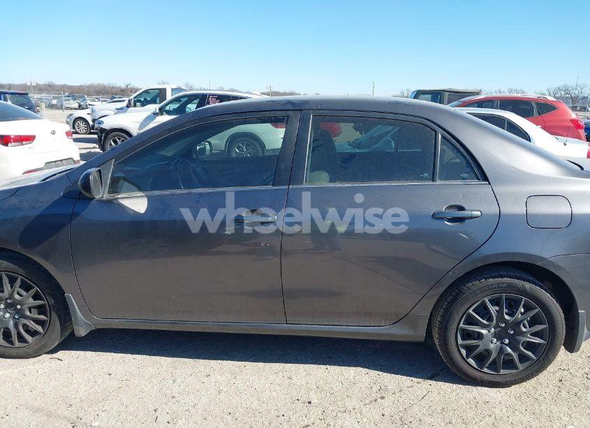 Photo 14 of 2013 Toyota Corolla LE (VIN 5YFBU4EE2DP165150)