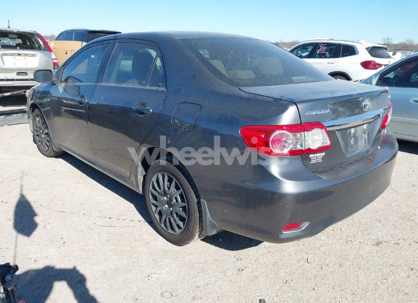 Photo 3 of 2013 Toyota Corolla LE (VIN 5YFBU4EE2DP165150)