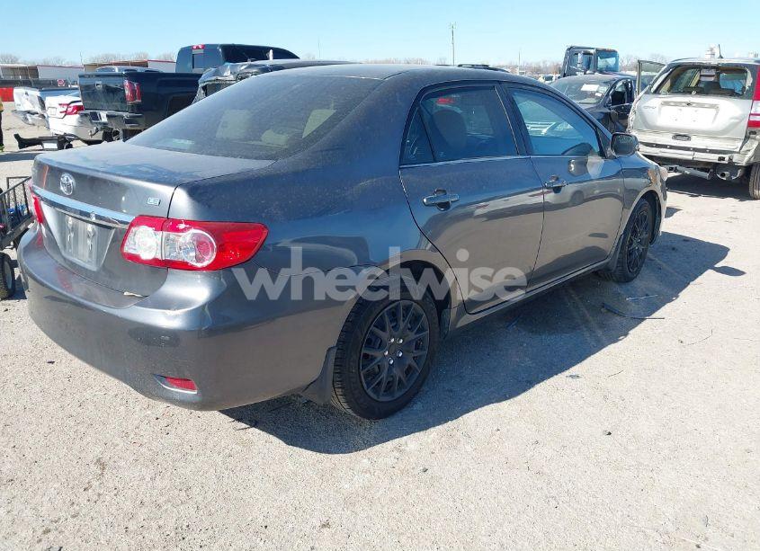 Photo 4 of 2013 Toyota Corolla LE (VIN 5YFBU4EE2DP165150)