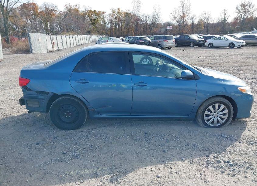 Photo 13 of 2013 Toyota Corolla LE (VIN 5YFBU4EE2DP165553)