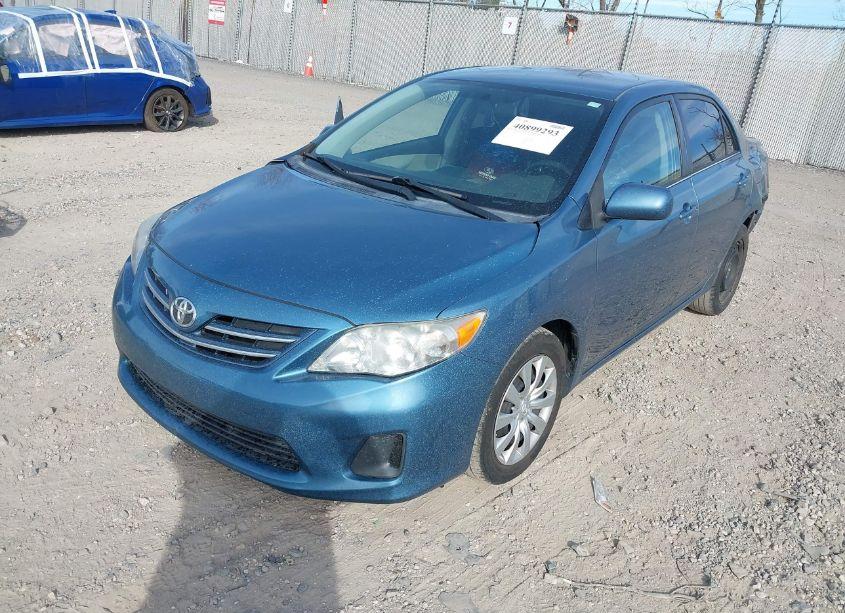 Photo 2 of 2013 Toyota Corolla LE (VIN 5YFBU4EE2DP165553)