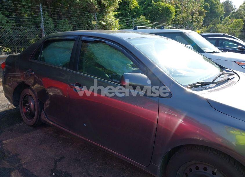 Photo 13 of 2013 Toyota Corolla LE (VIN 5YFBU4EE2DP169733)