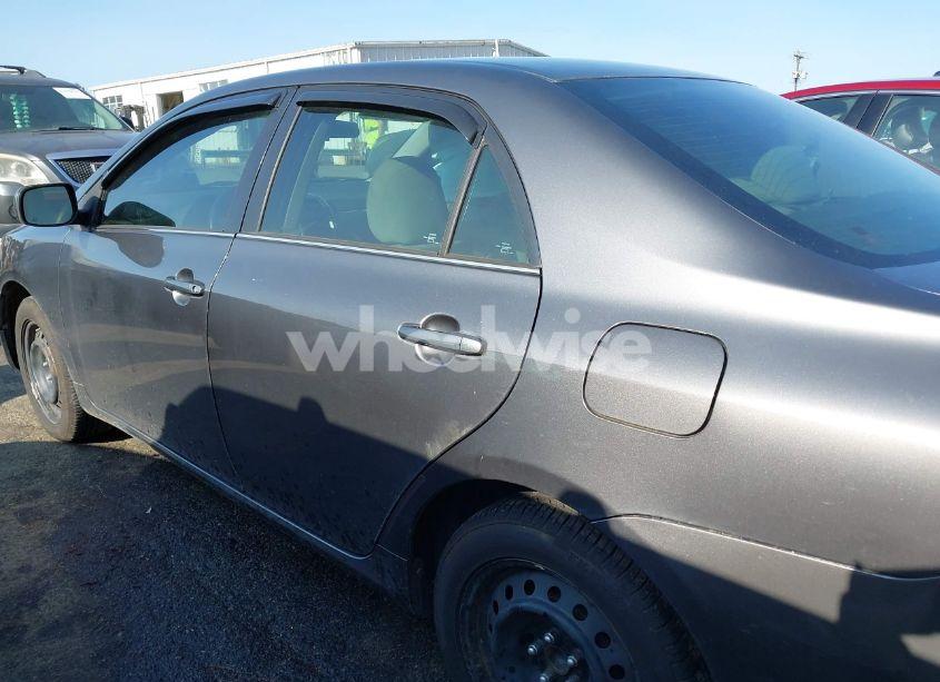 Photo 14 of 2013 Toyota Corolla LE (VIN 5YFBU4EE2DP169733)