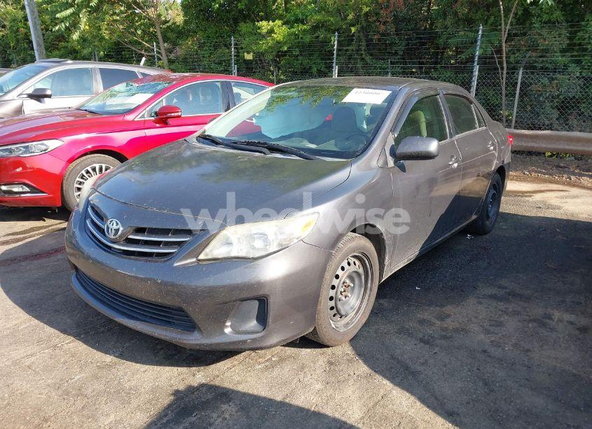 Photo 2 of 2013 Toyota Corolla LE (VIN 5YFBU4EE2DP169733)