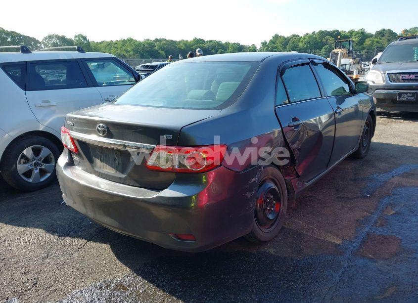 Photo 4 of 2013 Toyota Corolla LE (VIN 5YFBU4EE2DP169733)