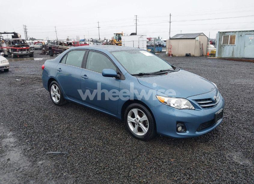 2013 Toyota Corolla LE (VIN 5YFBU4EE2DP174267) main photo