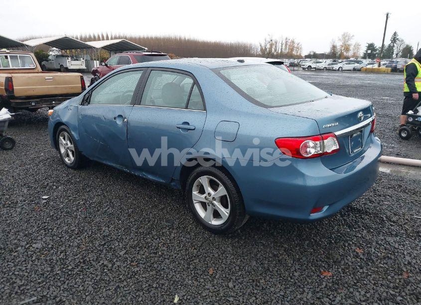 Photo 3 of 2013 Toyota Corolla LE (VIN 5YFBU4EE2DP174267)