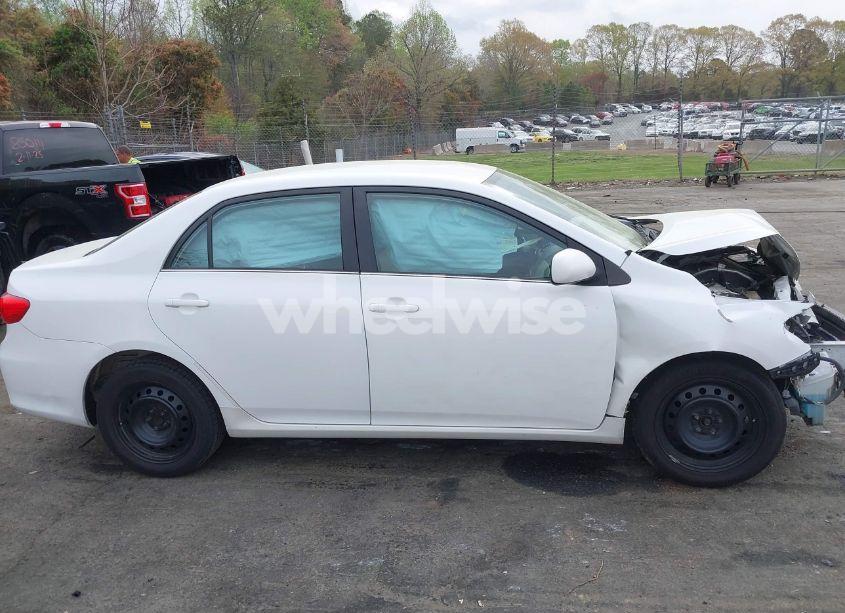 Photo 14 of 2013 Toyota Corolla LE (VIN 5YFBU4EE2DP179274)