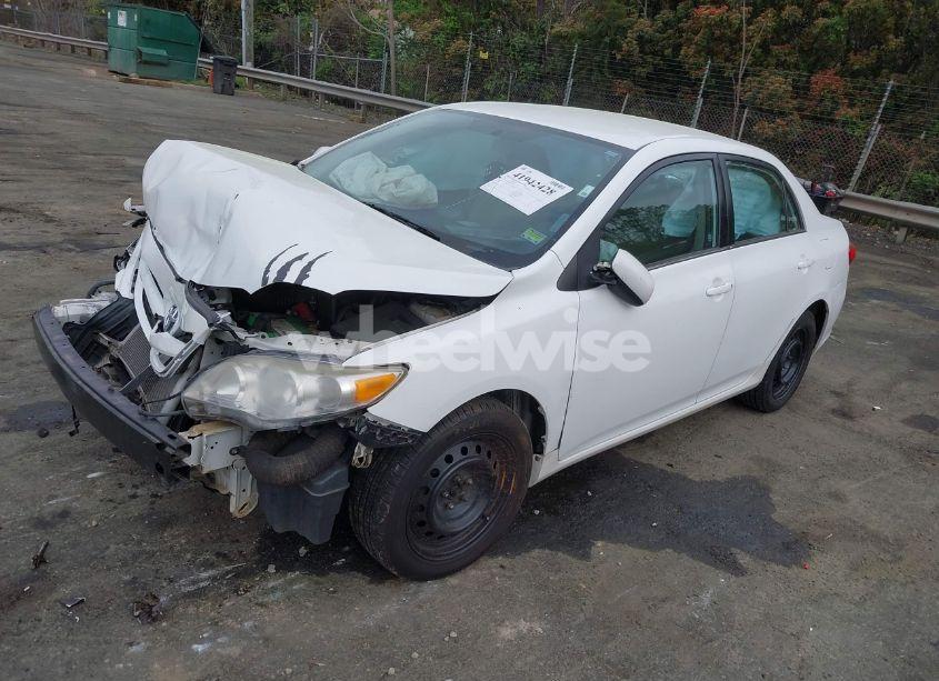 Photo 2 of 2013 Toyota Corolla LE (VIN 5YFBU4EE2DP179274)