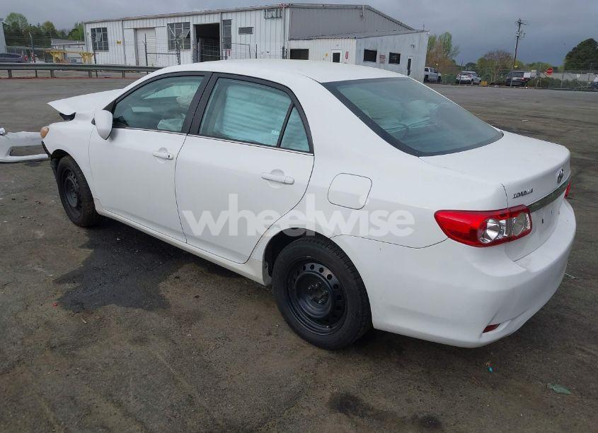 Photo 3 of 2013 Toyota Corolla LE (VIN 5YFBU4EE2DP179274)