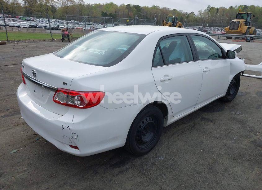 Photo 4 of 2013 Toyota Corolla LE (VIN 5YFBU4EE2DP179274)