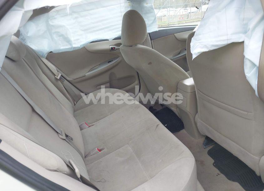 Photo 8 of 2013 Toyota Corolla LE (VIN 5YFBU4EE2DP179274)