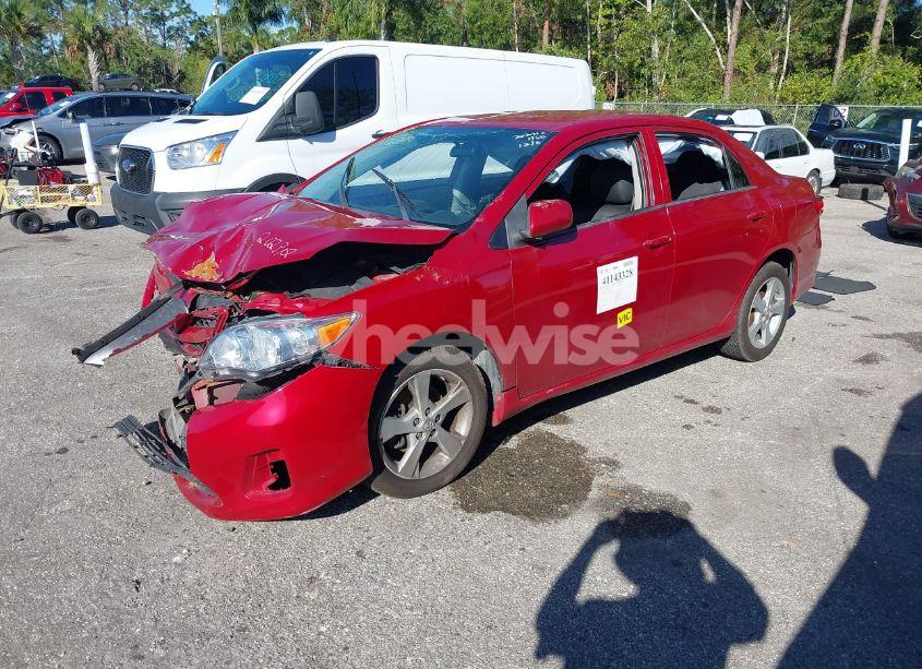 Photo 2 of 2013 Toyota Corolla L (VIN 5YFBU4EE2DP202312)