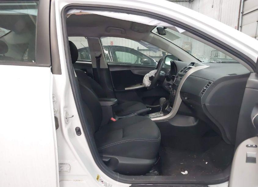 Photo 5 of 2013 Toyota Corolla S (VIN 5YFBU4EE2DP206232)