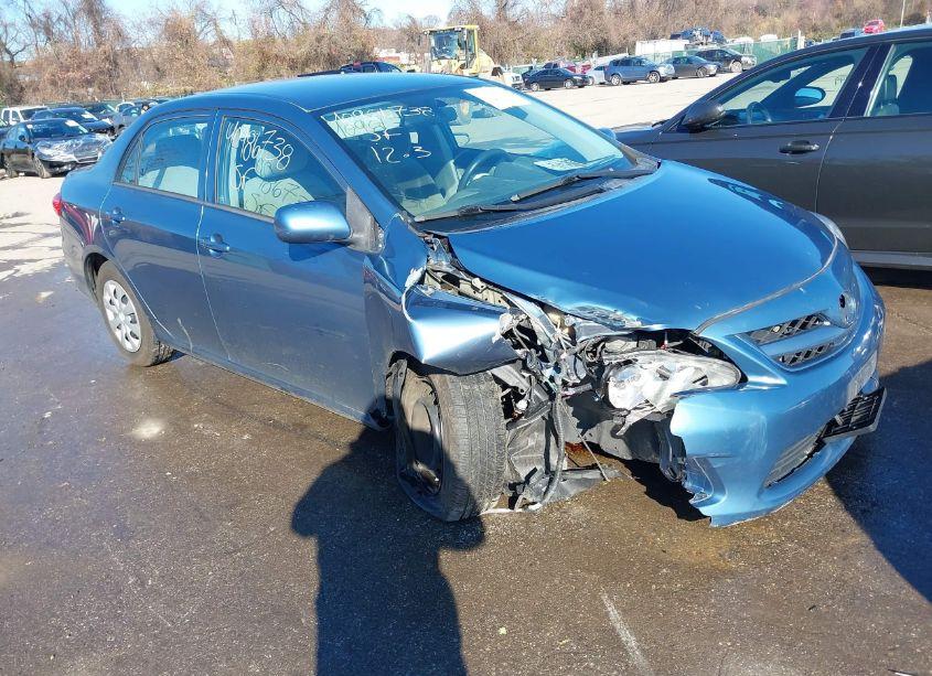2013 Toyota Corolla L (VIN 5YFBU4EE2DP210619) main photo