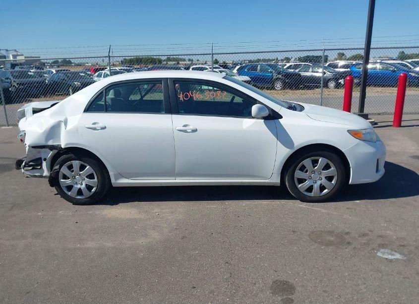 Photo 14 of 2013 Toyota Corolla LE (VIN 5YFBU4EE2DP218302)