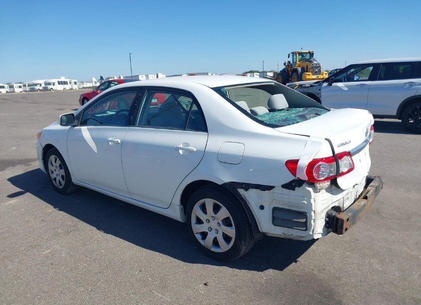 Photo 3 of 2013 Toyota Corolla LE (VIN 5YFBU4EE2DP218302)