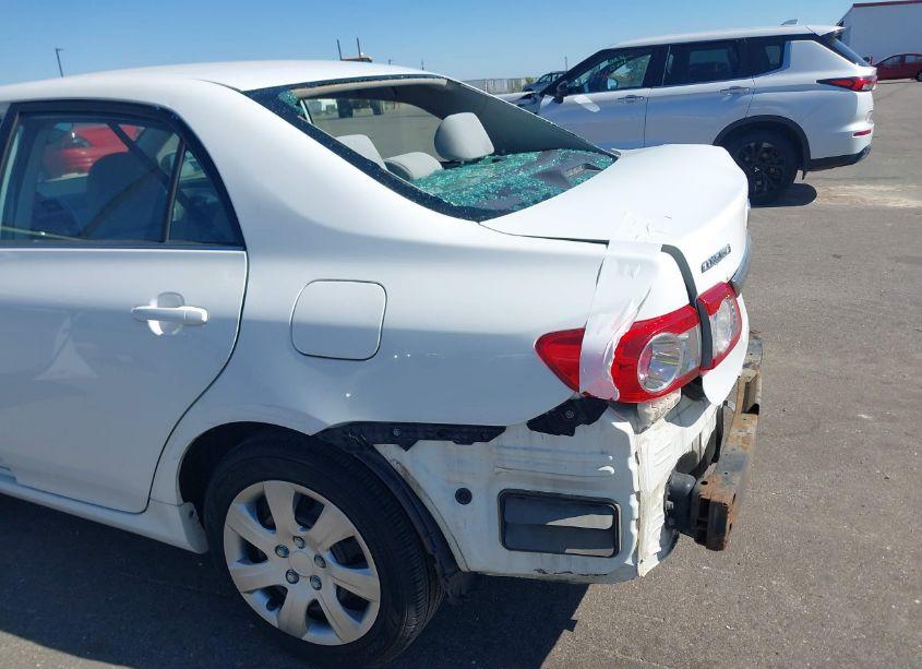 Photo 6 of 2013 Toyota Corolla LE (VIN 5YFBU4EE2DP218302)