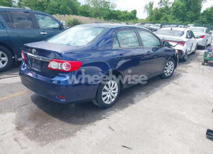 Photo 4 of 2013 Toyota Corolla LE (VIN 5YFBU4EE3DP089518)