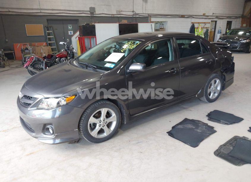 Photo 2 of 2013 Toyota Corolla S (VIN 5YFBU4EE3DP106348)