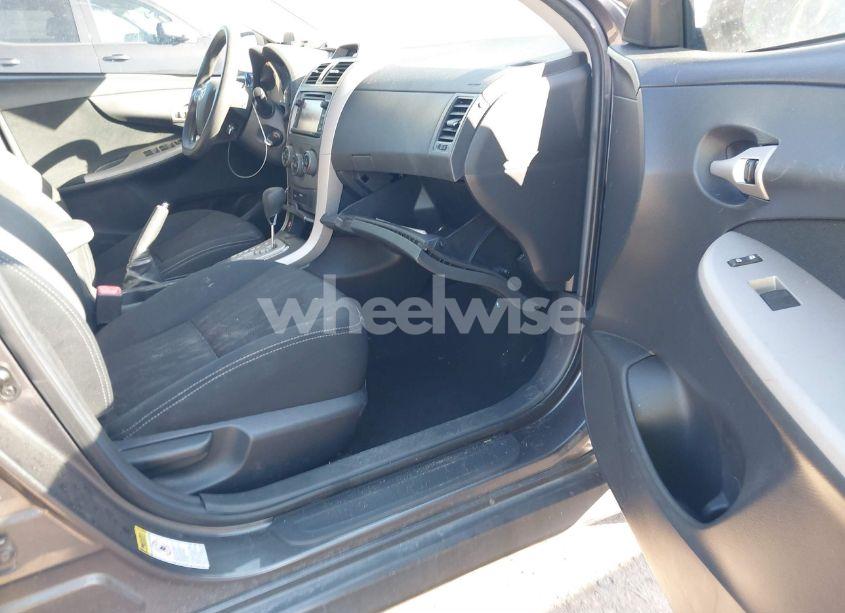 Photo 5 of 2013 Toyota Corolla S (VIN 5YFBU4EE3DP113509)