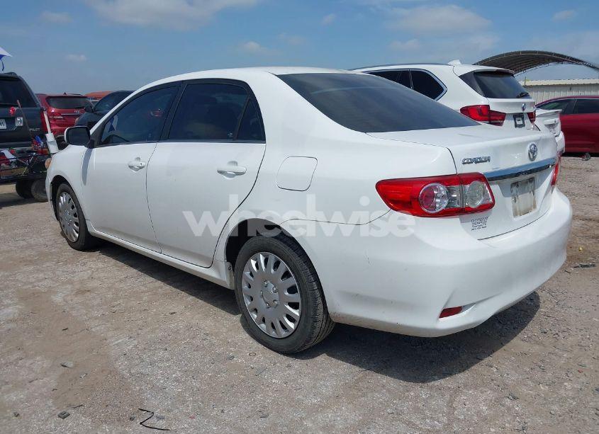 Photo 3 of 2013 Toyota Corolla LE (VIN 5YFBU4EE3DP122873)